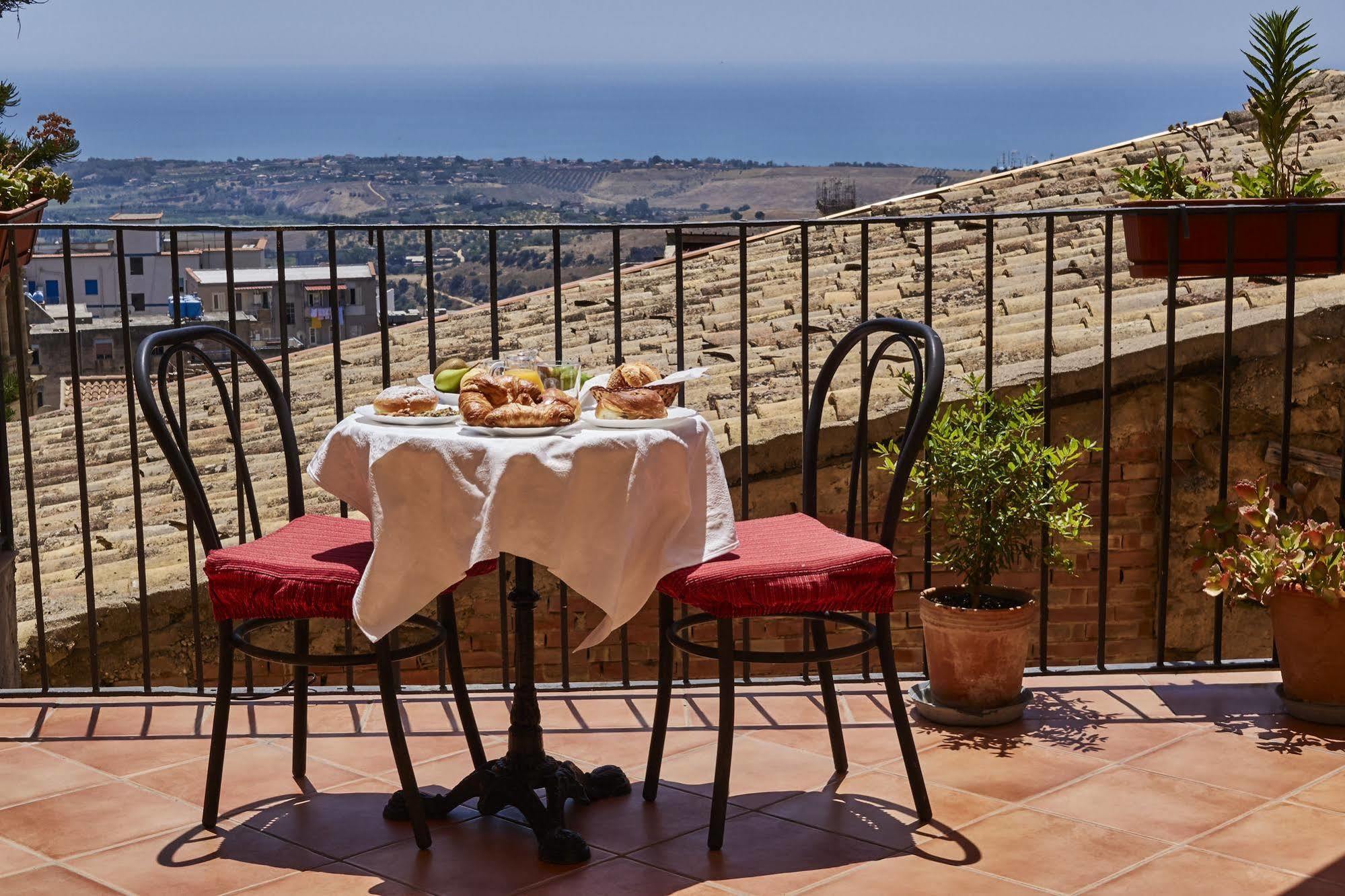 Alloggio Della Posta Vecchia Agrigento Exterior photo